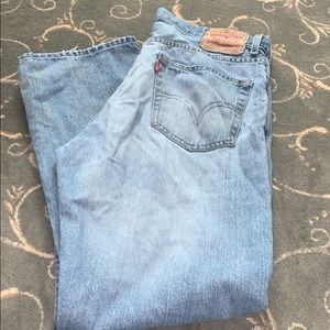 Men’s light wash Levi’s